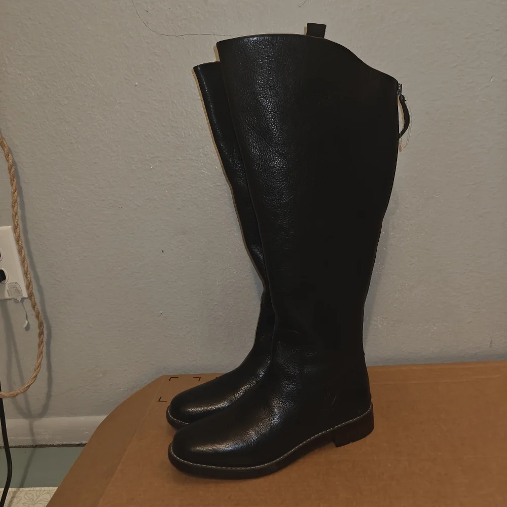 Franco Sarto Women's Meyer Knee High Wide Calf Flat Boot Size 7.5